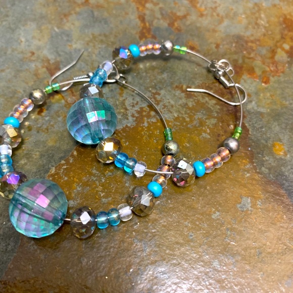 Beautiful beaded hoops✨ - Picture 3 of 4